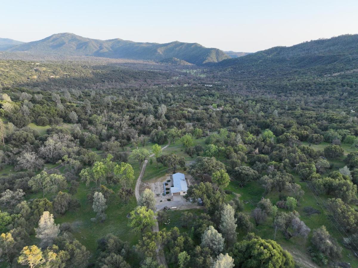 Family Farmhouse By Casa Oso With Views And Spa Ahwahnee Exterior photo