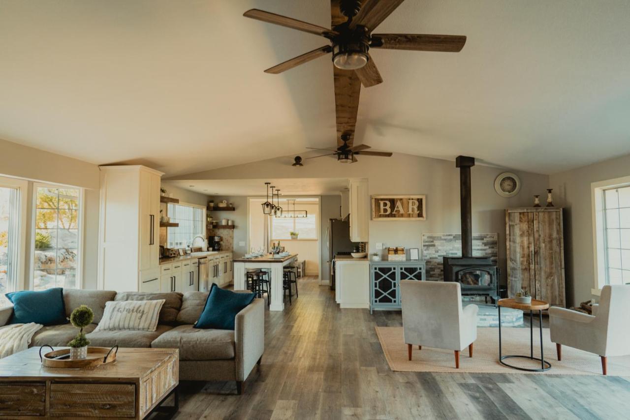 Family Farmhouse By Casa Oso With Views And Spa Ahwahnee Exterior photo